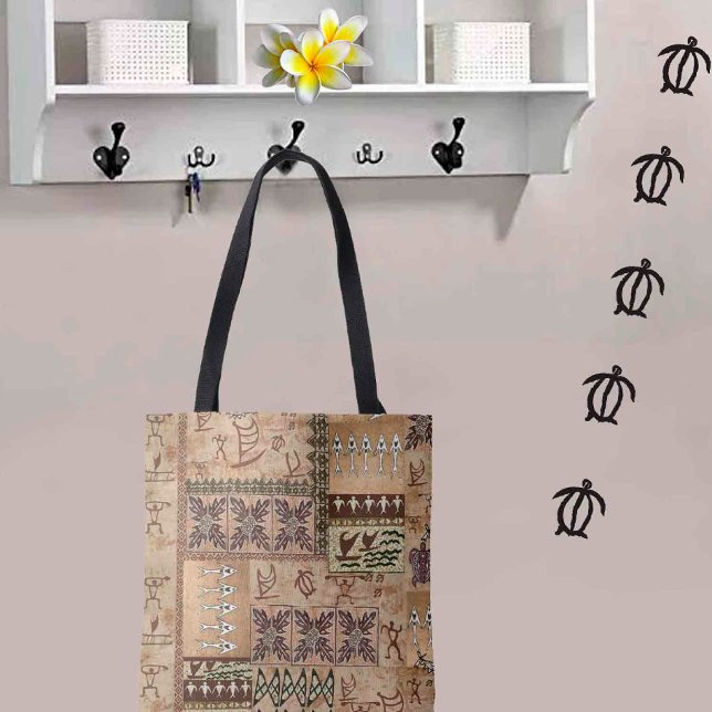 Hawaiianische Segelkanone und Petroglyph Tapa Tasc (Von Creator hochgeladen)