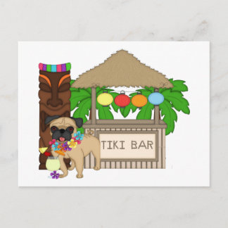 Hawaiianischer Mops bei Tiki Bar Anpassbare T-Shir Postkarte