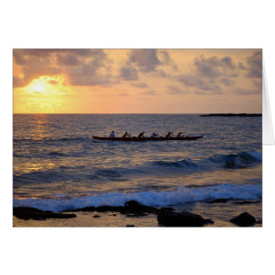 Hawaiisches Ausleger-Kanu an der