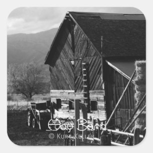 Hay Barn Quadratischer Aufkleber