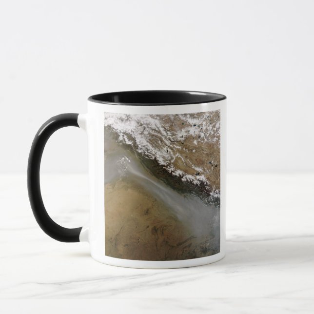 Haze entlang des Himalaya-Gebirges Tasse (Links)