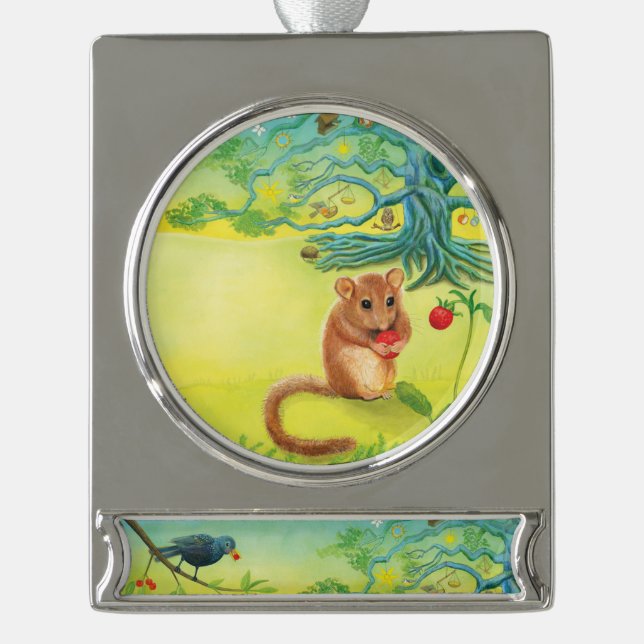 Hazel Dormouse Eating Wild Strawberry Banner-Ornament Silber (Vorderseite)