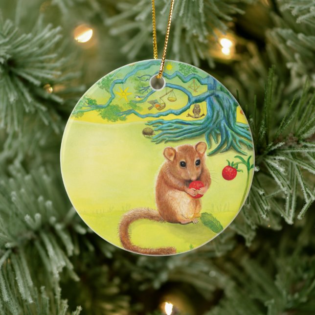 Hazel Dormouse Eating Wild Strawberry Keramik Ornament (Baum)