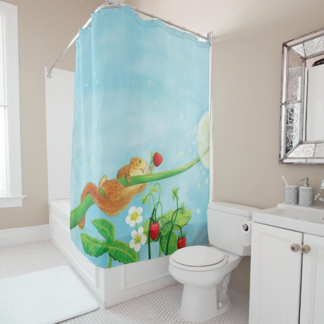 Hazel Dormouse Klettern Ein Lüftungsball Duschvorhang (Beispiel)