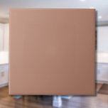 Hazelnut Brawn Solid Color | Klassisches Elegant Fliese<br><div class="desc">Hazelnut Brown - Die zeitlose Faszination des Solid Color Design: Eine faszinierende Mischung aus klassischer Form und eleganter Einfachheit. Dieses Design ist eine Feier des Powers und der Schönheit in einem Single, markante Farbe gefunden. Die solide Farbgestaltung zeichnet sich durch ihre raffinierte Eleganz aus und macht sie zu einem idealen...</div>
