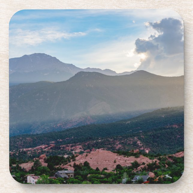 Hazy Pikes Peak Sunset Untersetzer Set (Vorderseite)