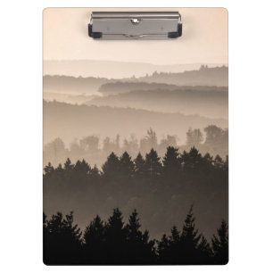 Hazy Woodland Hills Landscape Foto Klemmbrett