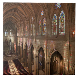 HDR-Bild des Basilika-Innenraums, Quito, Ecuador Fliese