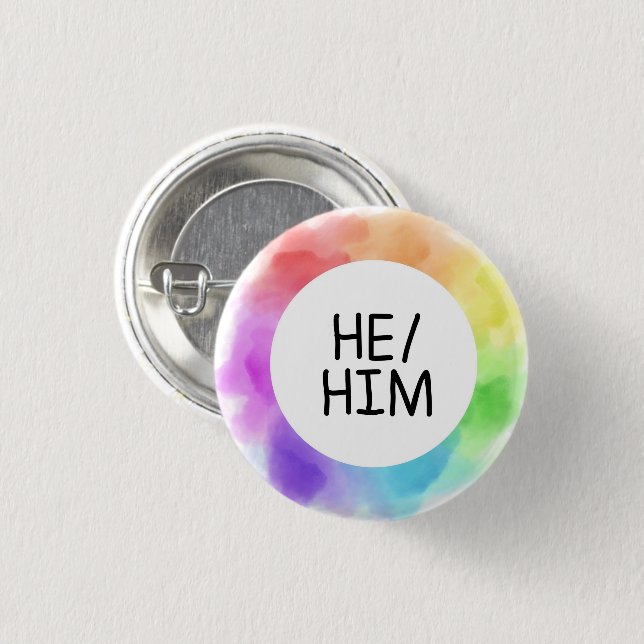 HE / HIM PRONOUOU BUTTON PIN HANDWRITTEN BADGE (Vorne & Hinten)