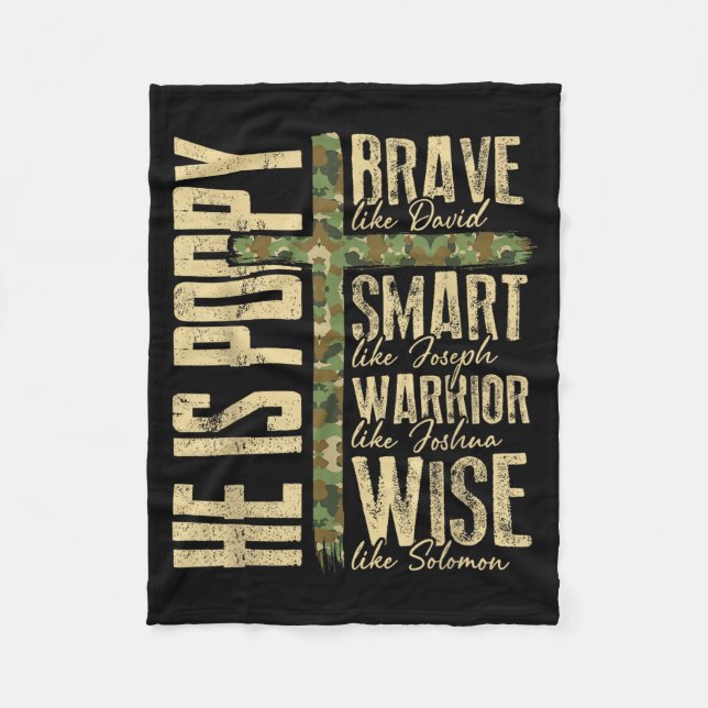 He Is Ppy Camo Religious Father's Day Christian Da Fleecedecke (Vorderseite)