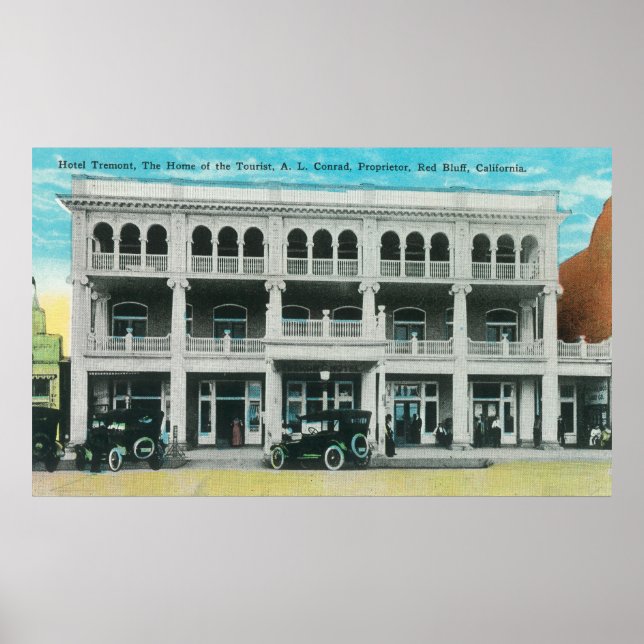 Head-On View des Tremont Hotel Red Bluff, CA Poster (Vorne)