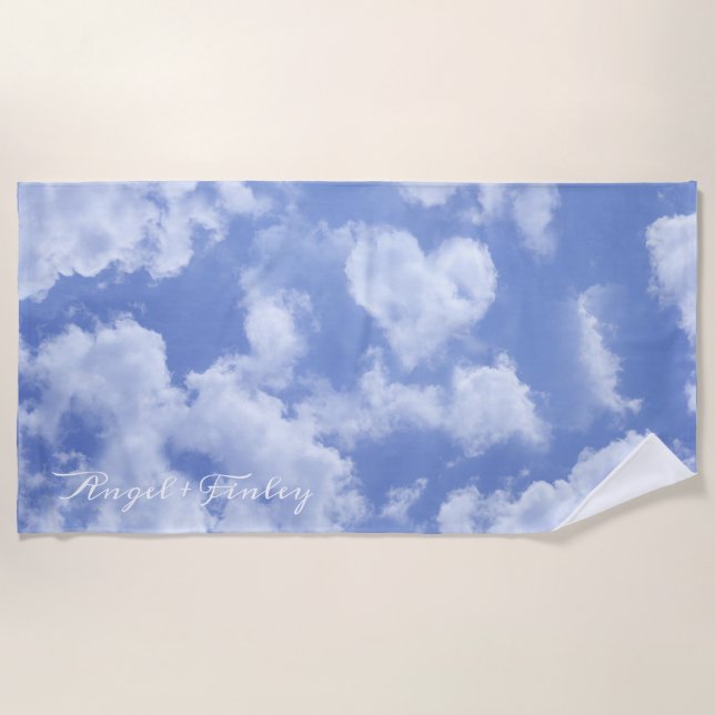 Heart Cloud Sky Niedlich Fun Moderner blauer Indiv Strandtuch (Vorderseite)