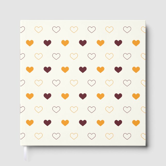 Heart Pattern with Orange & Brown Hearts Gästebuch (Vorderseite)