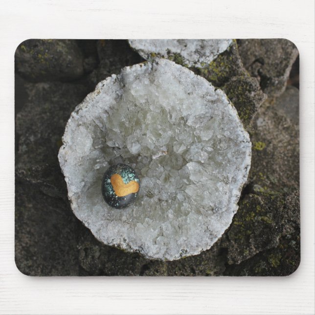Heart Rock on Geode Mousepad (Vorne)