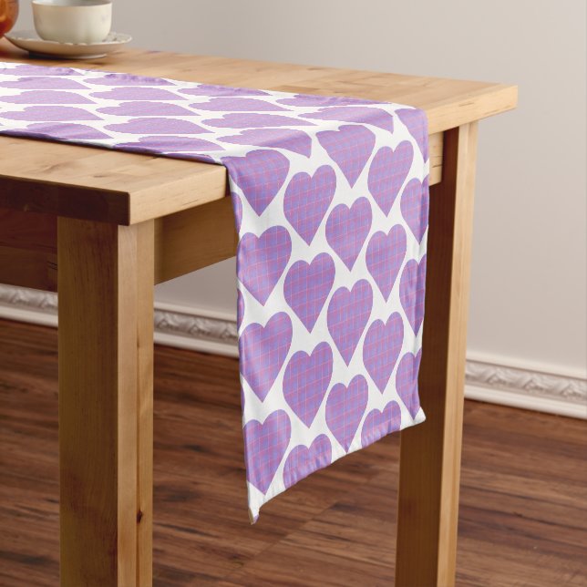 Heart Shape Plaid Pink Purple Table Runner Kurzer Tischläufer (Beispiel)