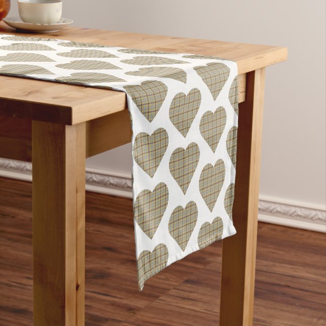 Heart Shaped Plaid Tan Blue White Table Runner Kurzer Tischläufer (Beispiel)