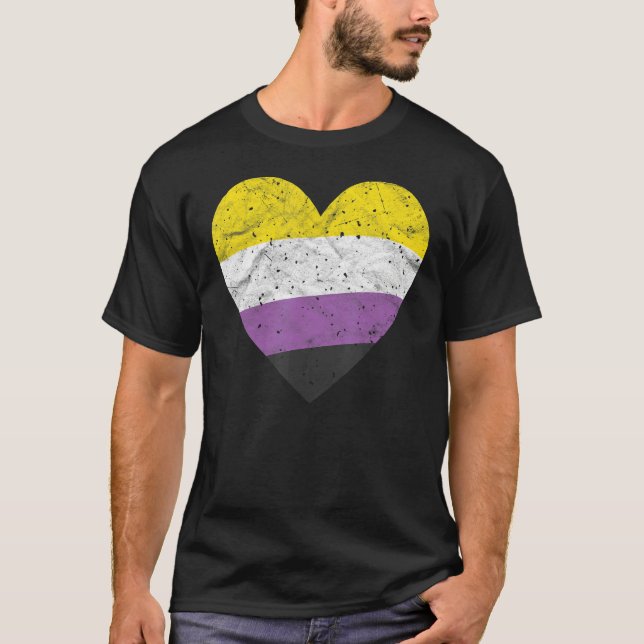 Heart with Non Binary Flag   Nonbinary Pride Month T-Shirt (Vorderseite)