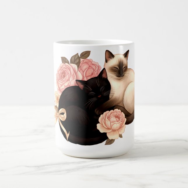 Heartbound: Siamese & Black Cats in Bloom Kaffeetasse (Mittel)