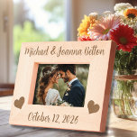 Hearts Wedding Newlywed Anniversary<br><div class="desc">Dieses Design kann in dem Bereich personalisiert werden, der durch das Ändern des Fotos und/oder Textes zur Verfügung gestellt wird. Oder Sie können es anpassen, indem Sie den Mausklick auswählen, um weitere Optionen anzupassen, um die Farbe des Hintergrunds zu löschen oder zu ändern, Text hinzuzufügen, die Textfarbe oder den Stil...</div>