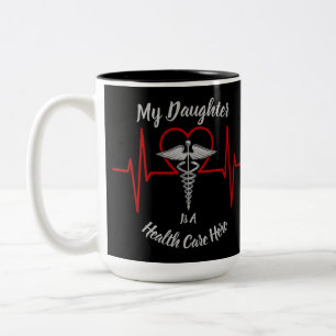 Heath Care Hero Daughter Zweifarbige Tasse
