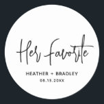 Heather Elegant Schwarz-weiß Minimal Moderne Hochz Runder Aufkleber<br><div class="desc">Moderne Gastgeschenk Hochzeit Aufkleber mit einem einfachen Design mit "Ihr Favorit" in einer eleganten Schrift Typografie, Ihren Namen und Hochzeitstag in einem minimalistischen Sans Serif Schriftart. Alle Designelemente sind schwarz und weiß. Ein elegantes Design für jeden Hochzeitsstil. Diese Sonderaufkleber eignen sich hervorragend zum Anziehen der Lieblings-Süßigkeiten oder Snacks der Braut...</div>