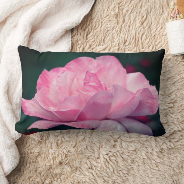 Heavenly Pink Rose Flower   Lendenkissen (Decke)