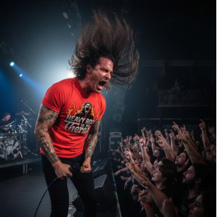 Heavy Rock ist meine Therapie T-Shirt