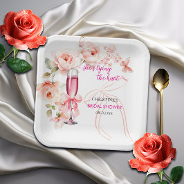 Heben Sie das Glas, das sie das Brautparty des Kno Pappteller