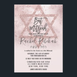 Hebräische Rose Gold Pink Glitzer Star Bat Mitzvah Einladung<br><div class="desc">Diese elegante und mädchenhafte Bat Mitzvah Einladung ist das perfekte Design für Ihre Tochter. Es verfügt über eine rustikale rot rosa Folie Farbverlauf Ober mit einem Imitat gedruckt Rose rosa Glitzer Sequin der Folge Star von David. Dieses Design zeigt auch den hebräischen Namen Ihres Kindes an, um diese besondere Touch...</div>