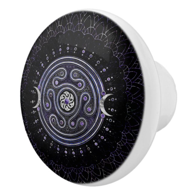 Hecate Wheel Ornament mit Amethyst und Silber Keramikknauf (Rechts)