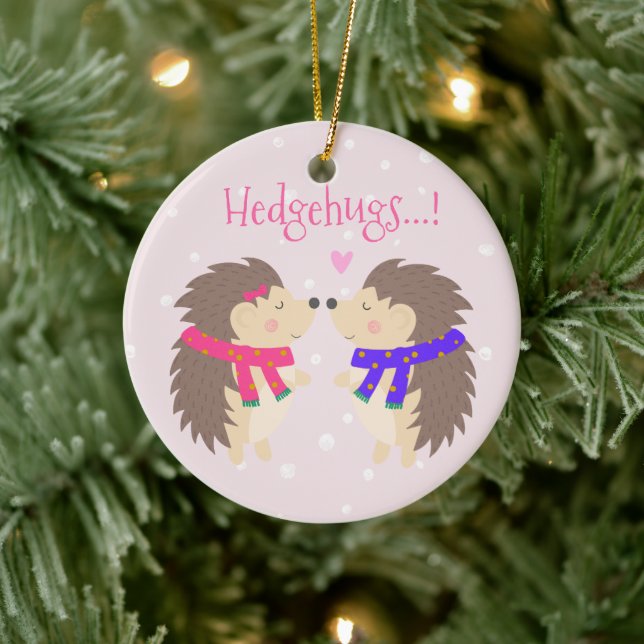 Hedgehugs! Niedlicher Igel Weihnachten Keramik Ornament (Baum)