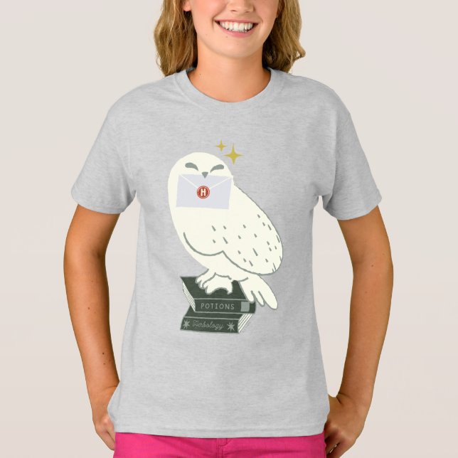 Hedwig mit Brief Launige Zeichnung T-Shirt (Vorderseite)