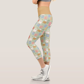Hedwig-Post-Blockbuchstabenmuster Capri Leggings