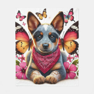 Heeler-Welpe umgeben von Schmetterlingen und Blume Fleecedecke