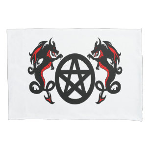 Heidnisches Pentagramm und zwei rot und schwarze Kissenbezug