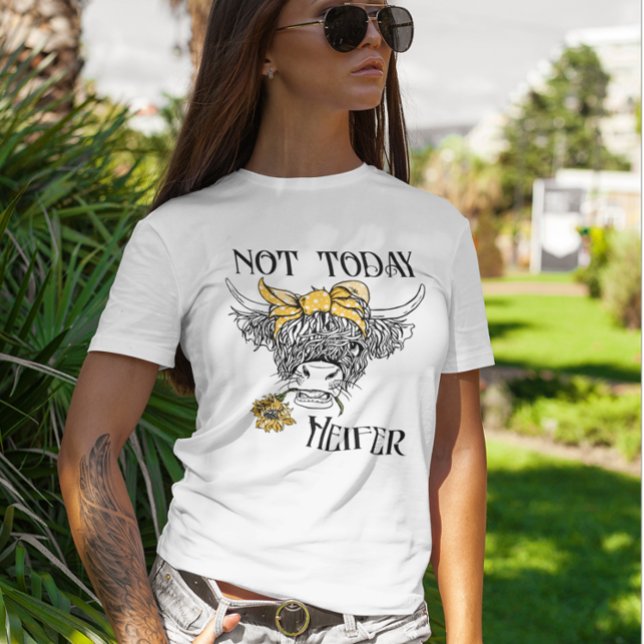 Heifer Highland Cow Sunflower Niedlich T-Shirt (Von Creator hochgeladen)