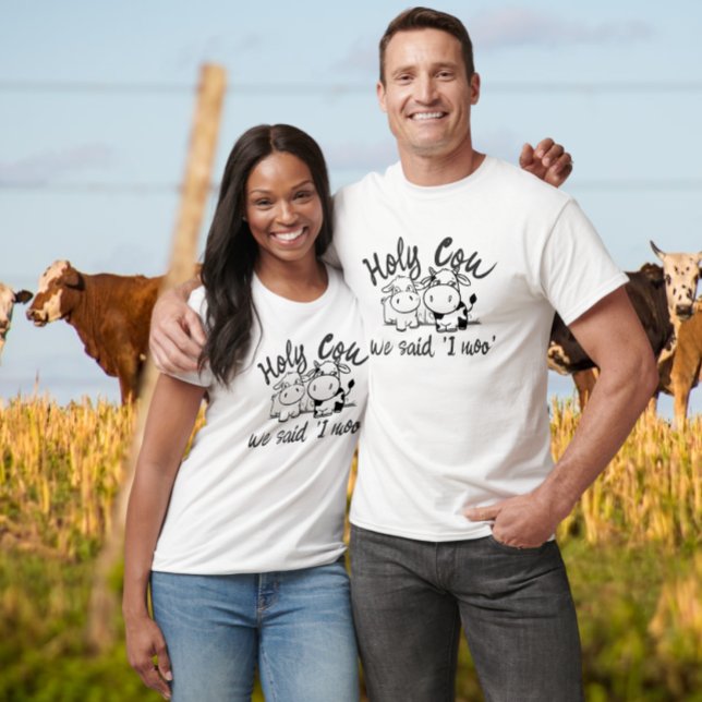 Heilige Kuh, wir sagten, ich Mookuh hätte Hochzeit T-Shirt (Holy Cow We Sad I Moo Cow Themed Wedding T-Shirts from Ricaso. Gift ideas for newly weds. Cute cows)