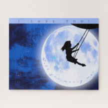 Heiraten Sie mich? Girl Swing auf dem Mond
