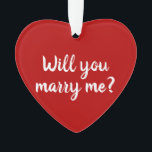 Heiraten Sie mir ein rotes Skript-Vorschlag Ornament<br><div class="desc">Werden Sie heiraten Me rot-weiß benutzerdefinierte Skriptnamen Vorschlag Weihnachts-Herz-Ornament. Elegante niedliche Imitate Gold und Rot-Ornament. Romantische Weihnachts-Verlobung ,  Heiratsvorschlag. Doppelseitiges Ornament. Ideal für Weihnachten oder Valentinstag Heirat Vorschläge.</div>