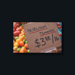 Heirloom Tomaten Greenmarket New York Fotografie Leinwanddruck<br><div class="desc">Im Tucker Square Greenmarket befindet sich ein originelles Farbfoto mit Tomaten/Paradeisern. Fotografiert in New York City. Viele weitere NYC- und Naturfotos sind in diesem Shop erhältlich. Sehen Sie nicht genau,  wonach Sie suchen? Kontaktieren Sie Rebecca um ein Produkt speziell für Sie zu gestalten!</div>