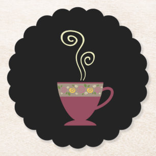 Heißdampfende Tasse Tee/Kaffee in schwarz Untersetzer