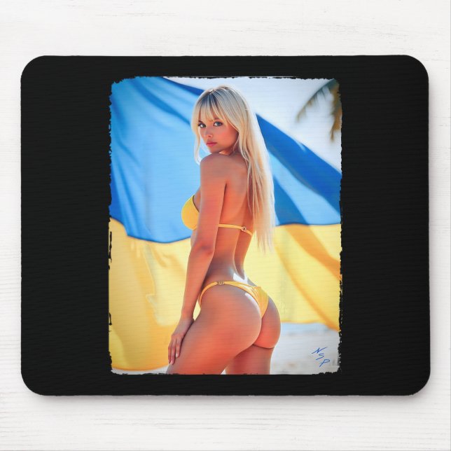 Heiße Bybe - Schönes Bikini-Mädchen mit der Ukrain Mousepad (Vorne)