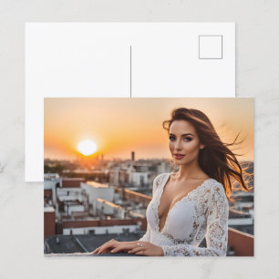 Heiße Frau auf dem Dach Postkarte