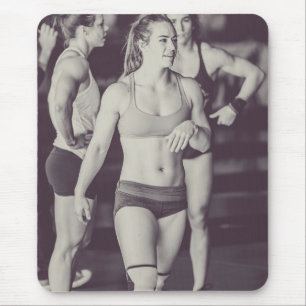 Heiße weibliche Fitness-Mädchen Mousepad