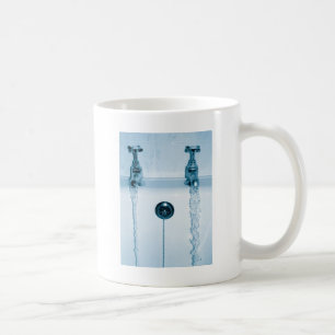 Heißes u. kaltes Wasser, Badzeit, laufende Hähne Tasse