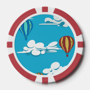 Heißluftballon am Himmel auf Poker-Karten Pokerchips