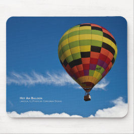Heißluftballon im Flug Mousepad