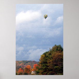 Heißluftballon im Himmel Poster
