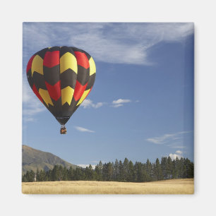 Heißluftballon in der Nähe von Wanaka, Südinsel, N Magnet