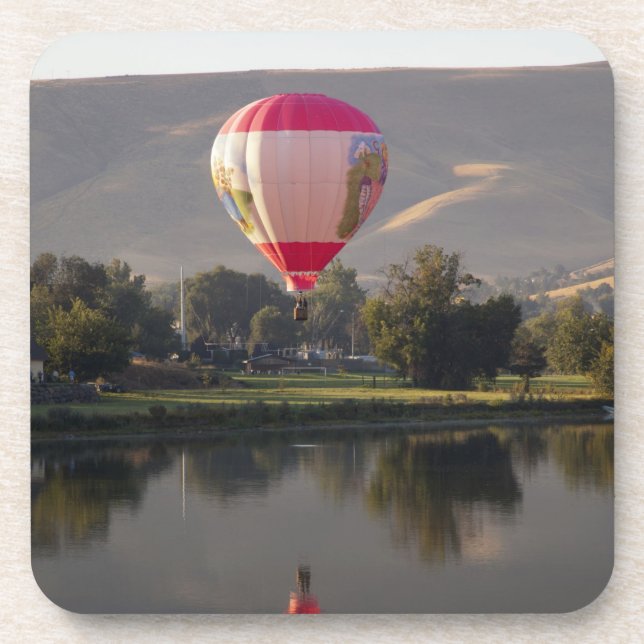 Heißluftballon über dem Fluss Yakima Getränkeuntersetzer (Vorderseite)